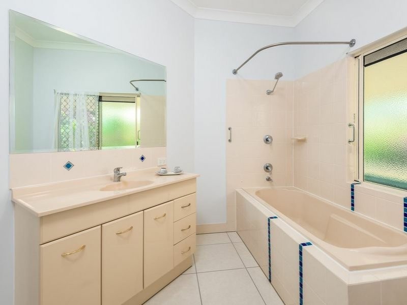 81 MichaelAngelo Drive, Redlynch QLD 4870