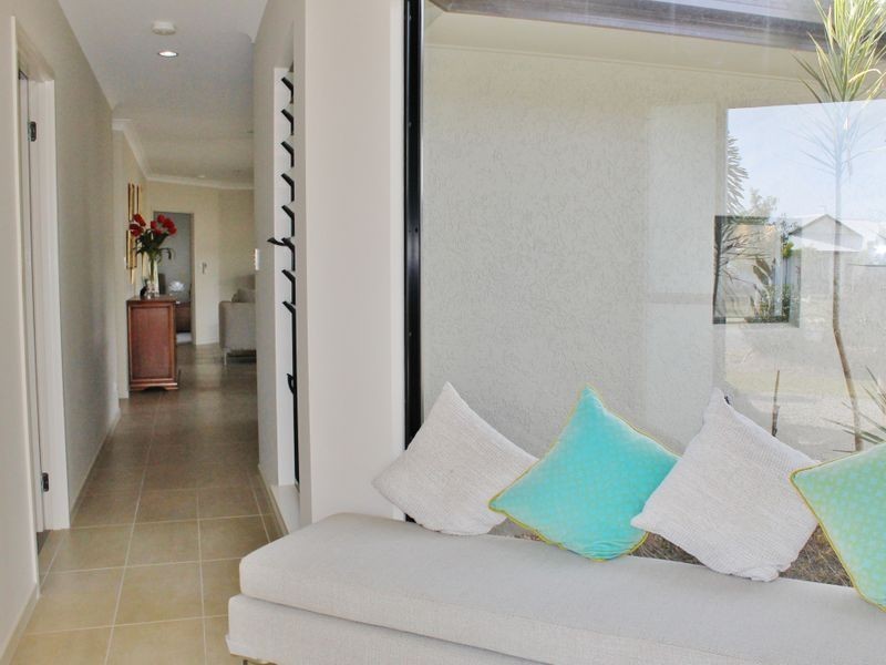 1 Como Close, Kewarra Beach QLD 4879