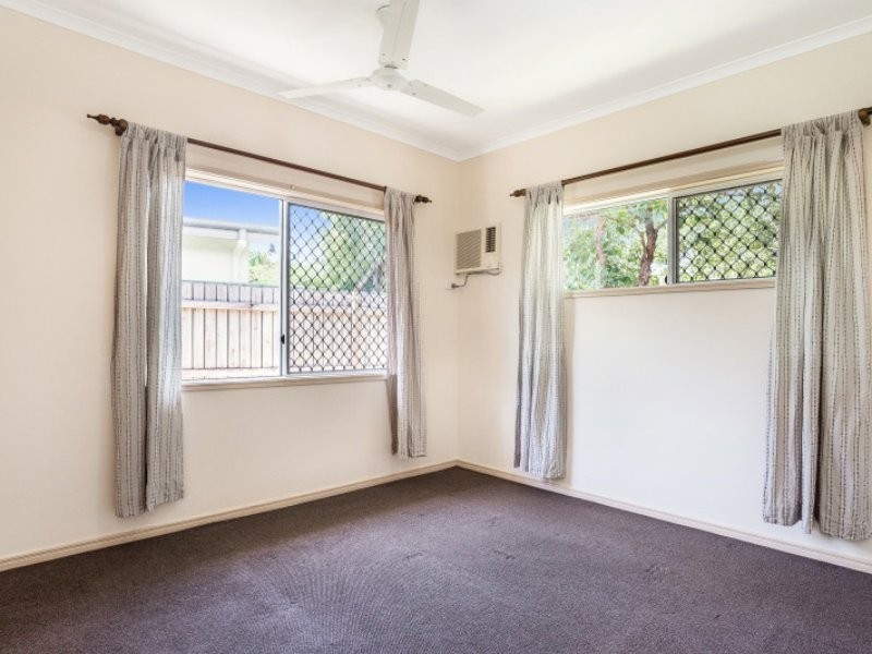 15 Lamb Street, Smithfield QLD 4878