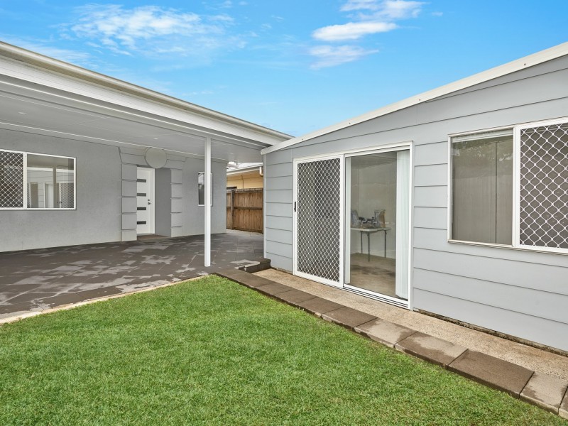 8 Rainy Mountain Place, Smithfield QLD 4878