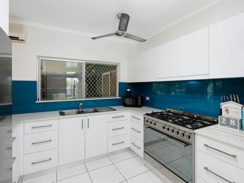 25 Cheviot Street, Smithfield QLD 4878