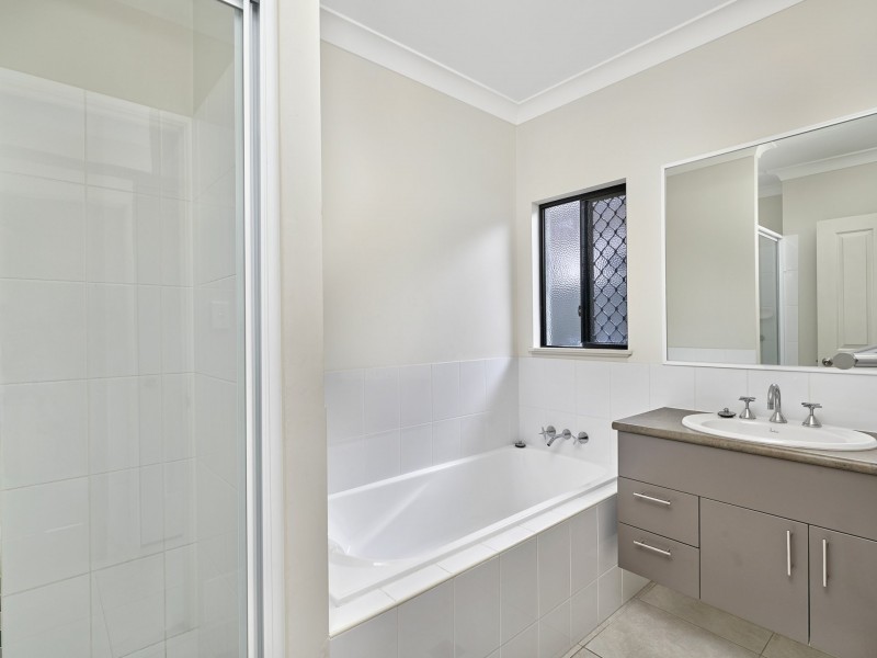 11 Sandridge Way, Smithfield QLD 4878
