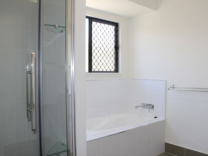 11 The Avenue, Trinity Park QLD 4879