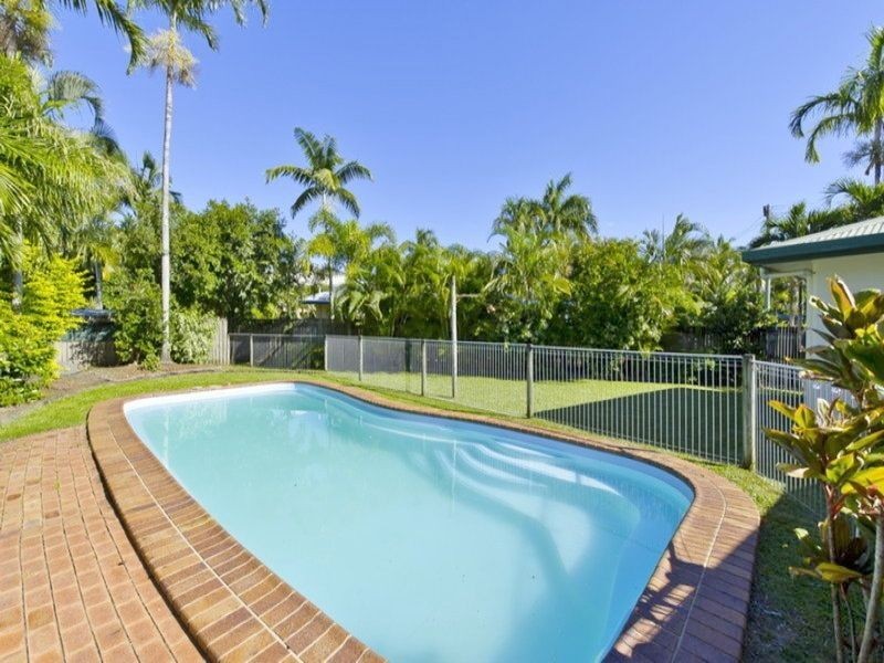 13 Volute Close, Trinity Beach QLD 4879