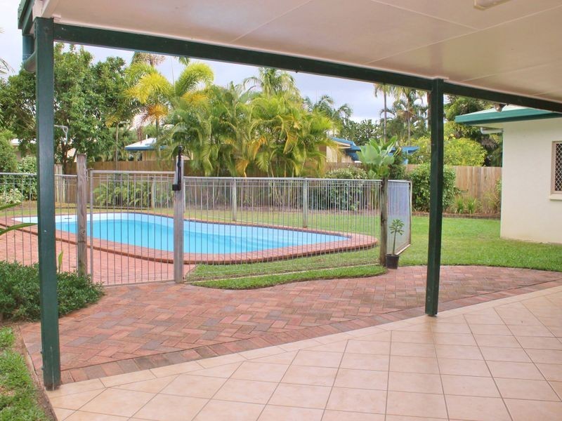13 Volute Close, Trinity Beach QLD 4879
