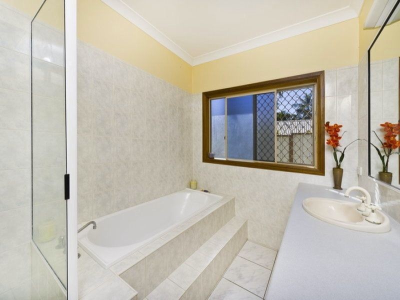 13 Volute Close, Trinity Beach QLD 4879