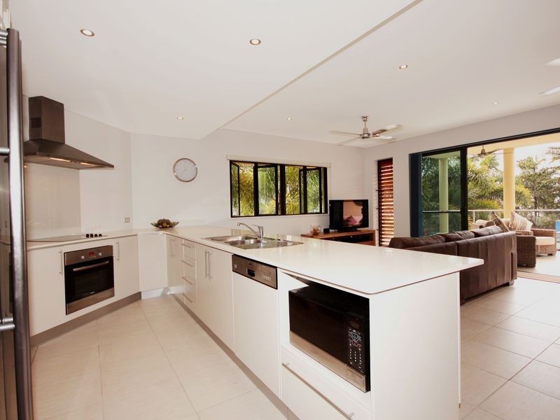 3/31-33 Sims Esplanade, Yorkeys Knob QLD 4878