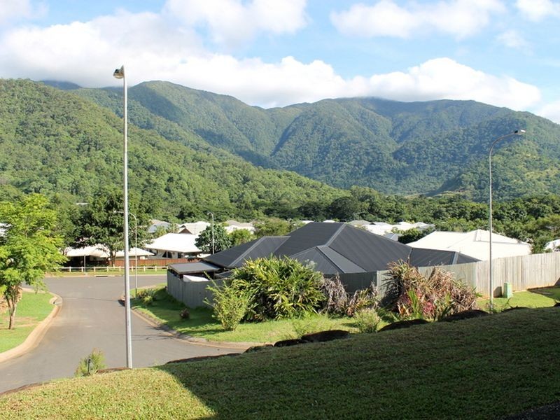 5 Queely Close, Redlynch QLD 4870