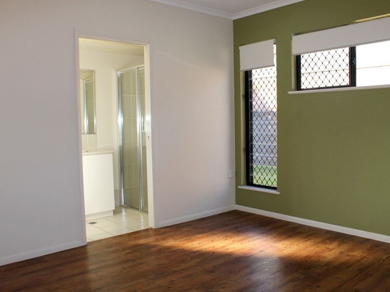 5 Queely Close, Redlynch QLD 4870