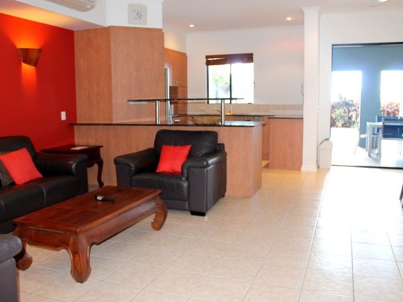8/5-7 Arlington Esp, Clifton Beach QLD 4879