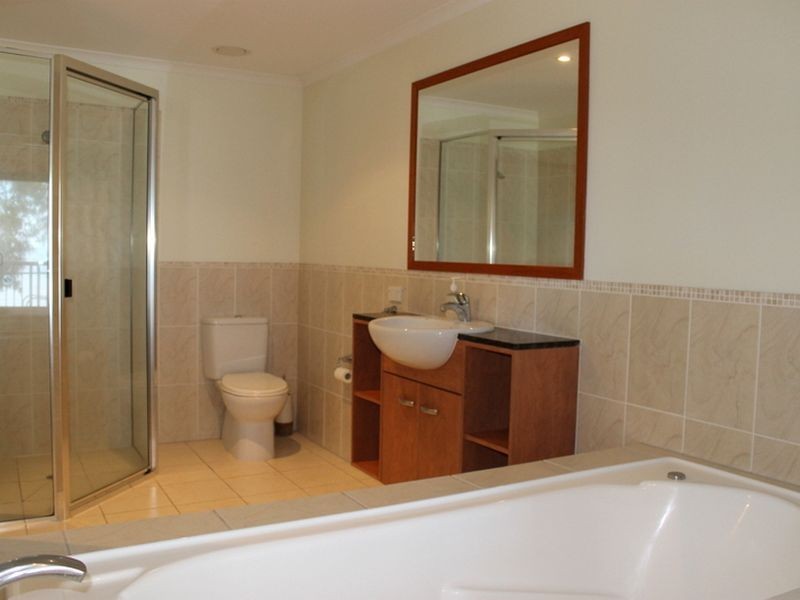 8/5-7 Arlington Esp, Clifton Beach QLD 4879