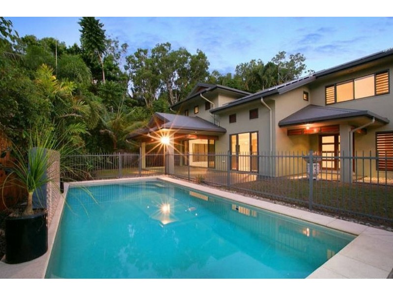 14 Barrier Close, Clifton Beach QLD 4879
