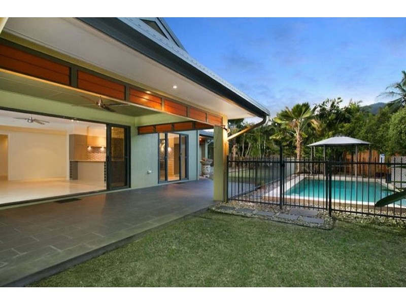 14 Barrier Close, Clifton Beach QLD 4879