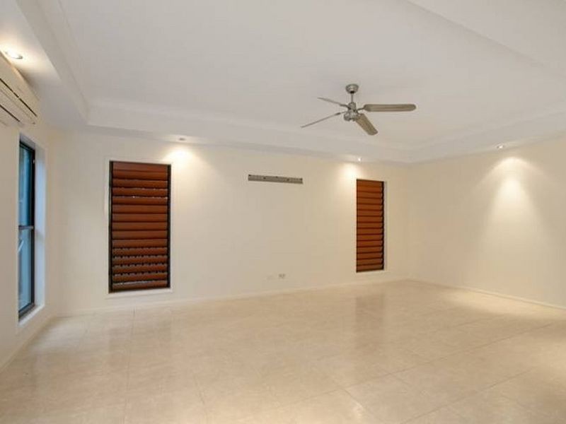 14 Barrier Close, Clifton Beach QLD 4879