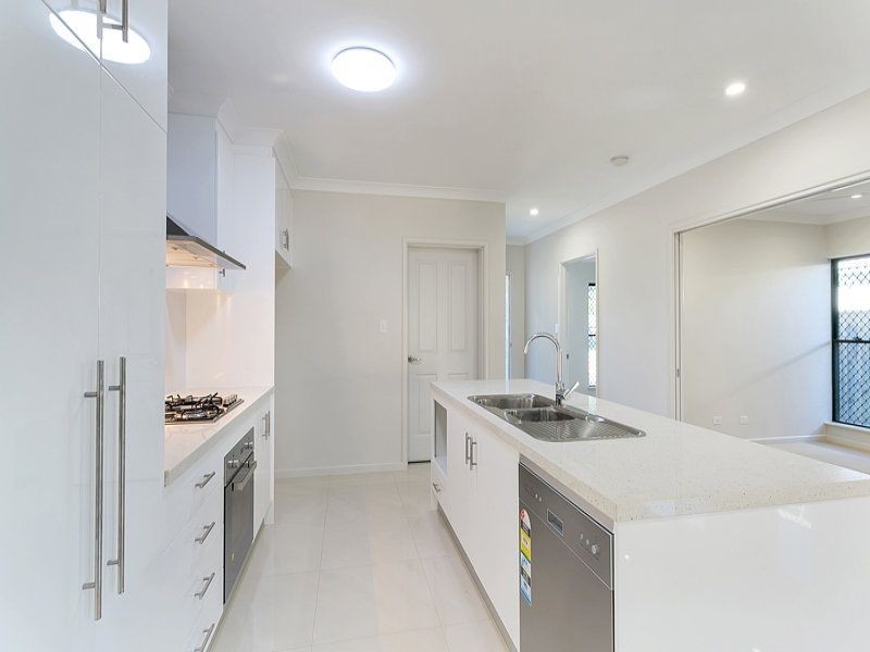 34 Quarterdeck Close, Trinity Beach QLD 4879