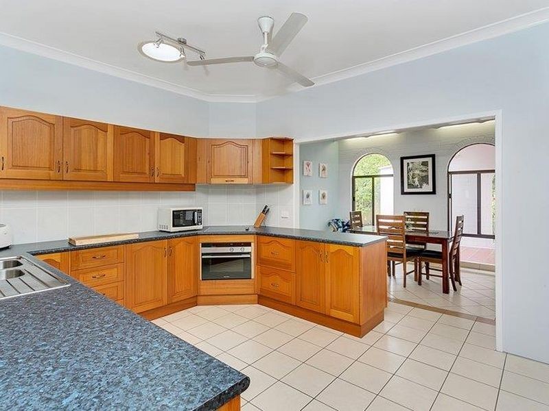16 Scarborough Close, Kewarra Beach QLD 4879