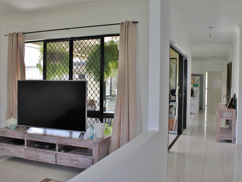 1 Sandridge Way, Smithfield QLD 4878
