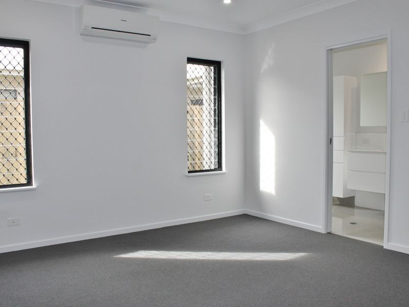 42 (LOT 72 Singleton Close, Smithfield QLD 4878
