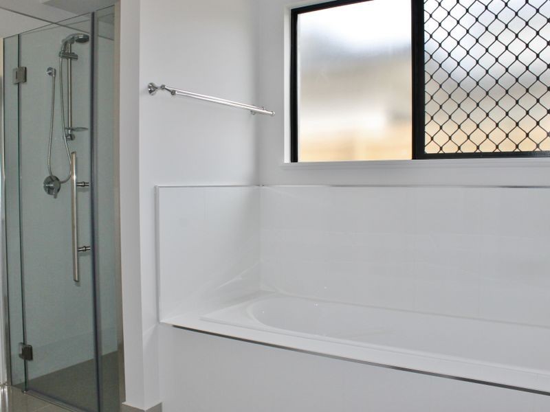 42 (LOT 72 Singleton Close, Smithfield QLD 4878