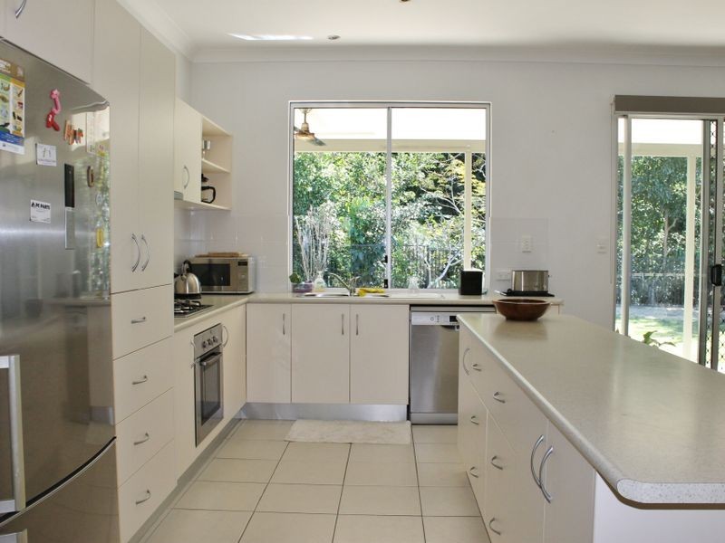 12 Greenvale Close, Smithfield QLD 4878