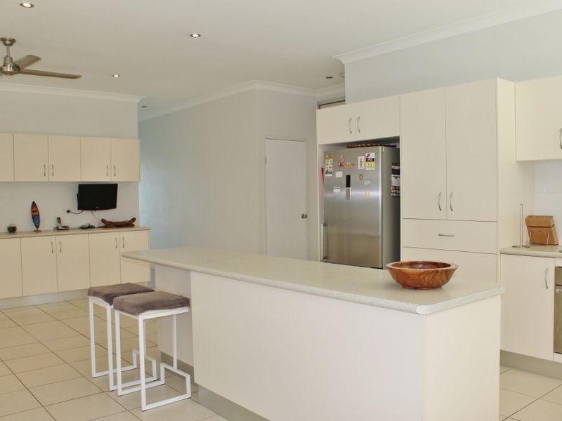 12 Greenvale Close, Smithfield QLD 4878
