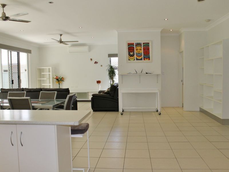12 Greenvale Close, Smithfield QLD 4878