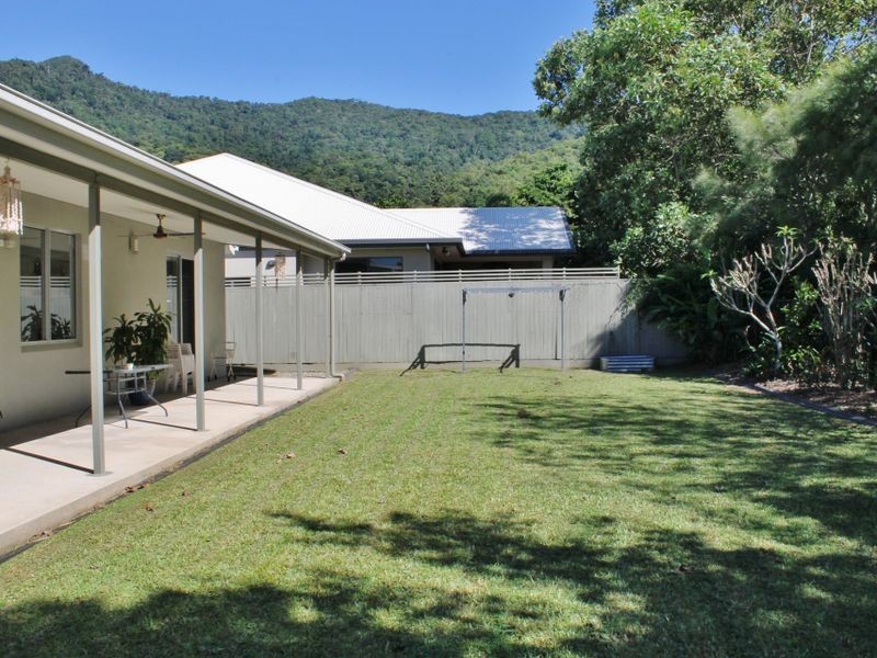 12 Greenvale Close, Smithfield QLD 4878