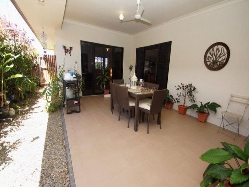 5 Paramount Close, White Rock QLD 4868