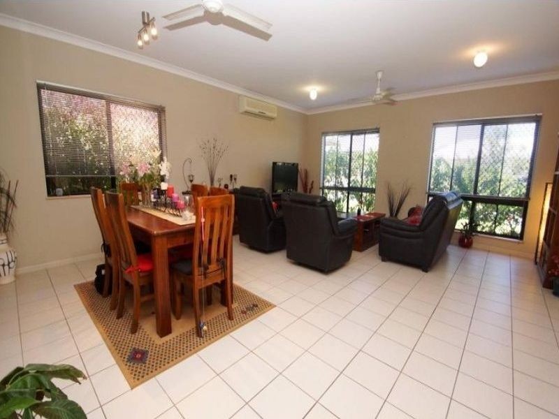 5 Paramount Close, White Rock QLD 4868