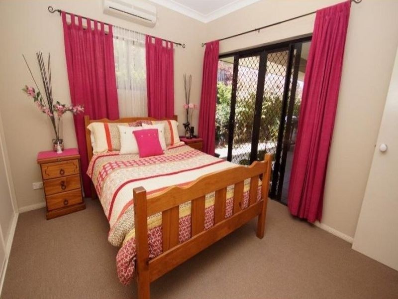 5 Paramount Close, White Rock QLD 4868