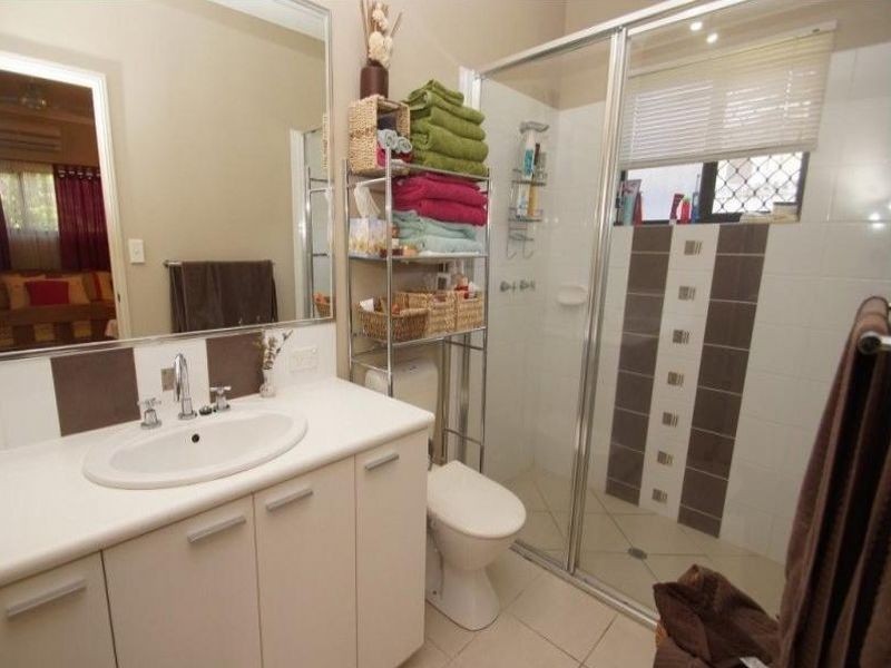 5 Paramount Close, White Rock QLD 4868