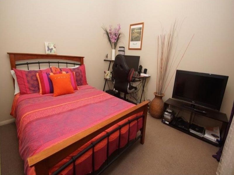 5 Paramount Close, White Rock QLD 4868