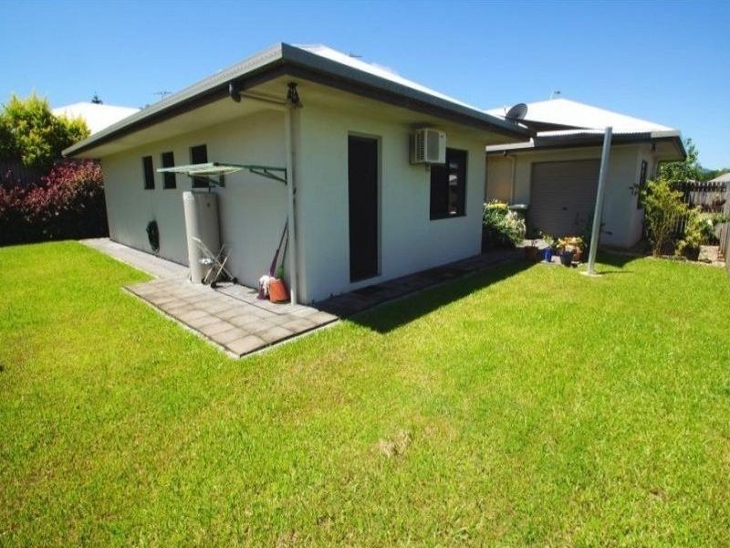 5 Paramount Close, White Rock QLD 4868