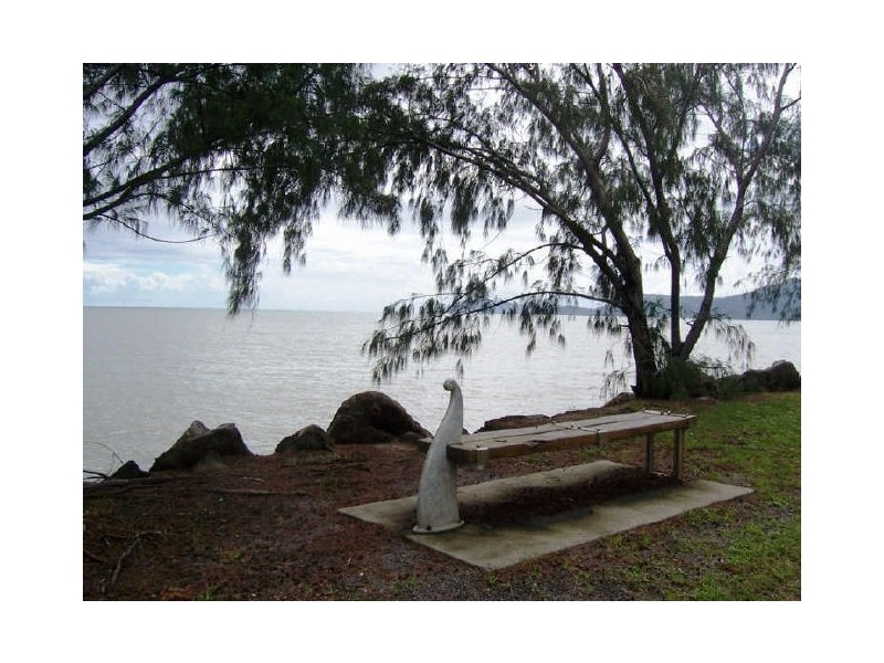 231 O’Shea Esplanade, Machans Beach QLD 4878
