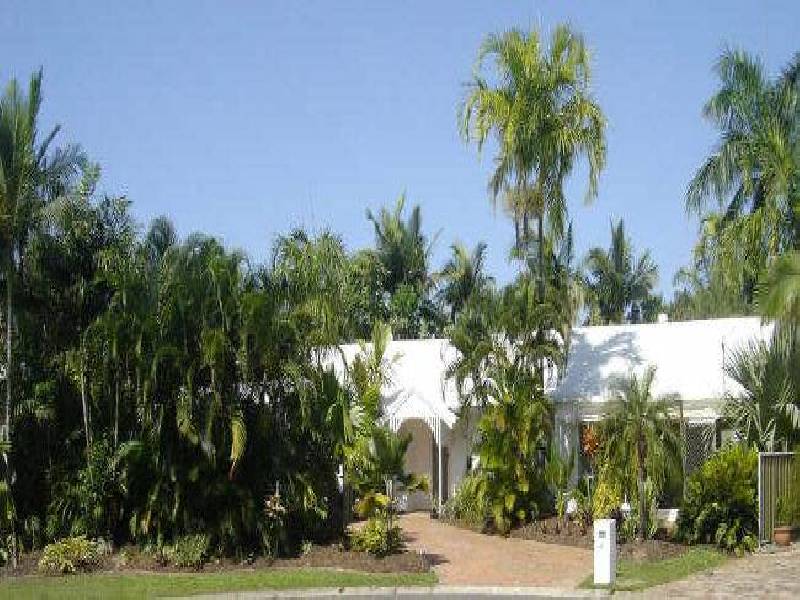 4 Michaelmas Close, Clifton Beach QLD 4879