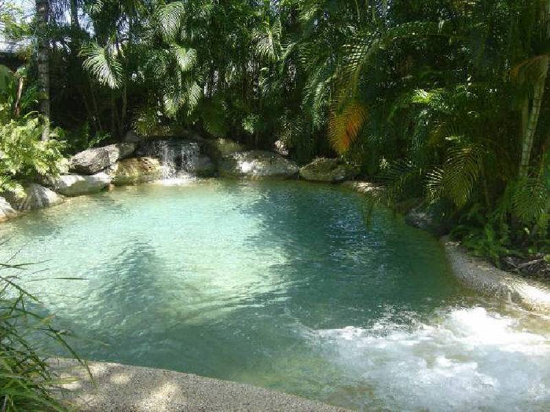 4 Michaelmas Close, Clifton Beach QLD 4879