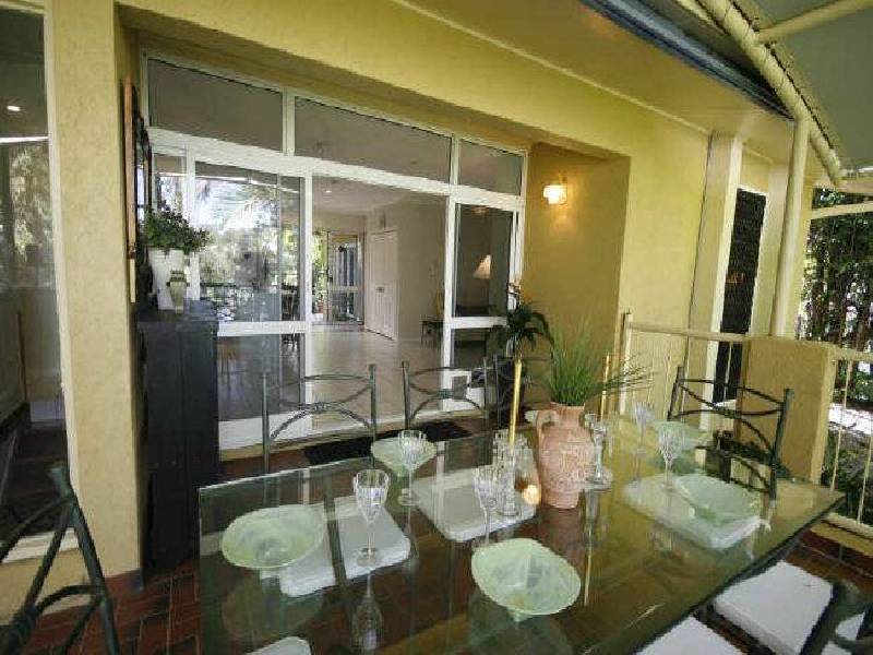 3 Oliva Street, Palm Cove QLD 4879