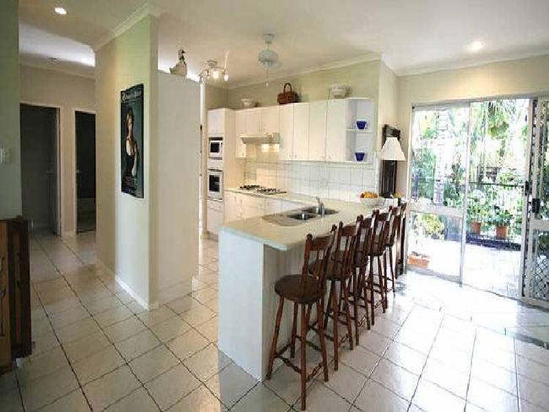 3 Oliva Street, Palm Cove QLD 4879