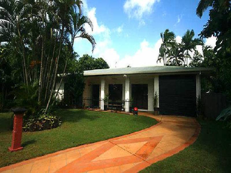 7 Carbeen Close, Holloways Beach QLD 4878