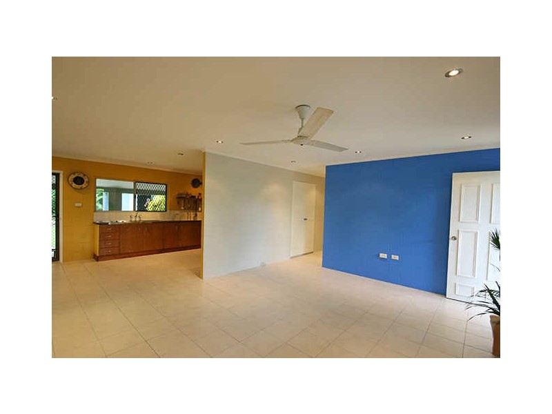 94 Enmore Street, Manoora QLD 4870