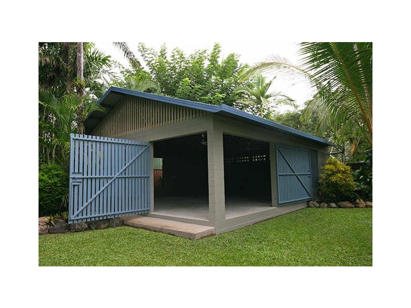 94 Enmore Street, Manoora QLD 4870