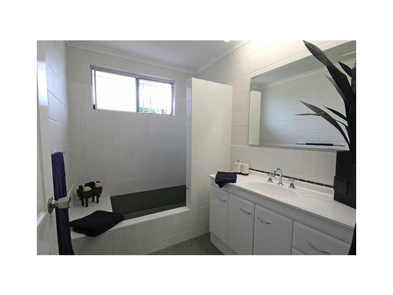 4 Bena Street, Smithfield QLD 4878