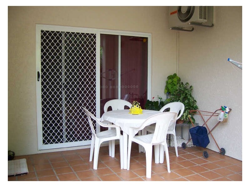 32/24 Warren Street, Palm Cove QLD 4879