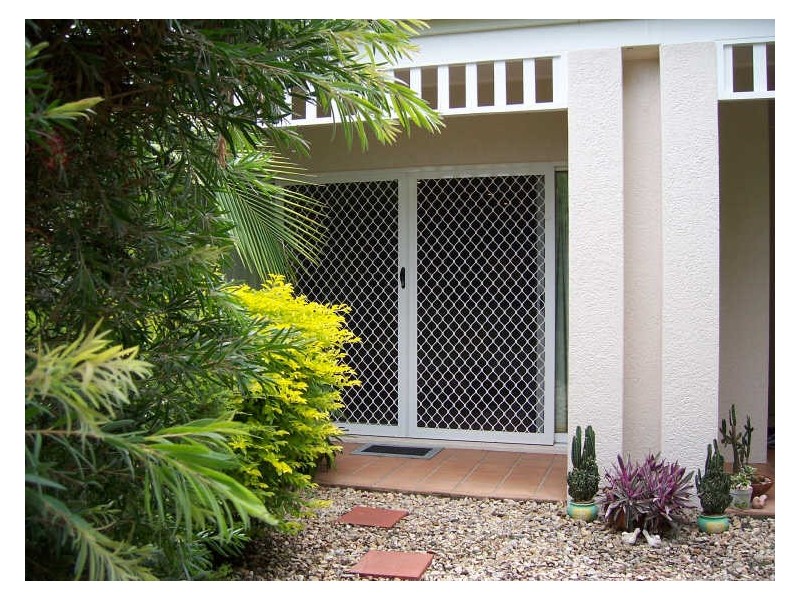32/24 Warren Street, Palm Cove QLD 4879