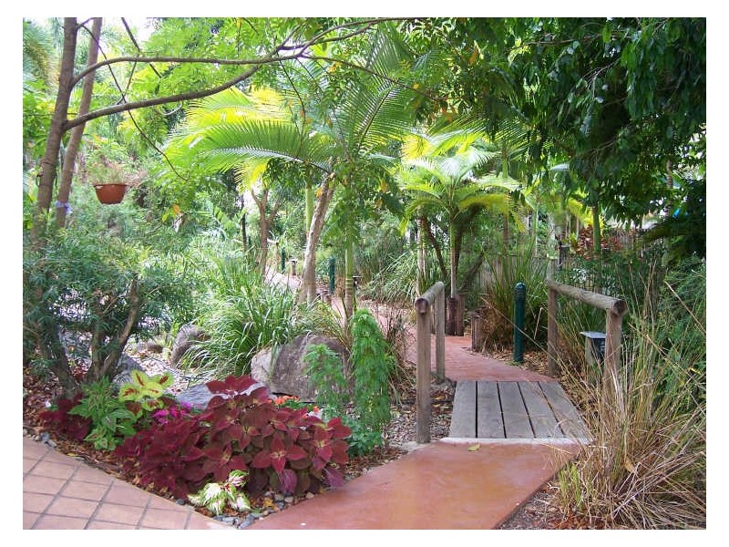 32/24 Warren Street, Palm Cove QLD 4879
