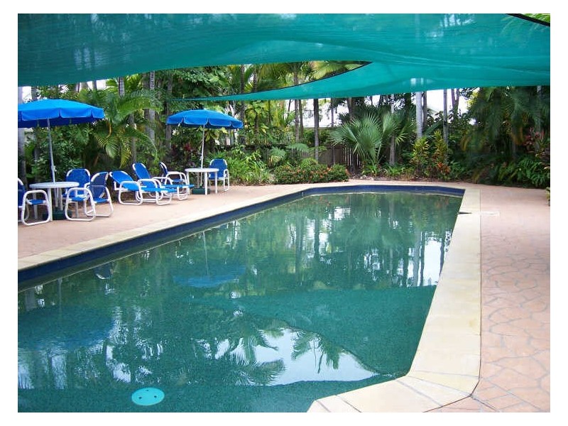 32/24 Warren Street, Palm Cove QLD 4879