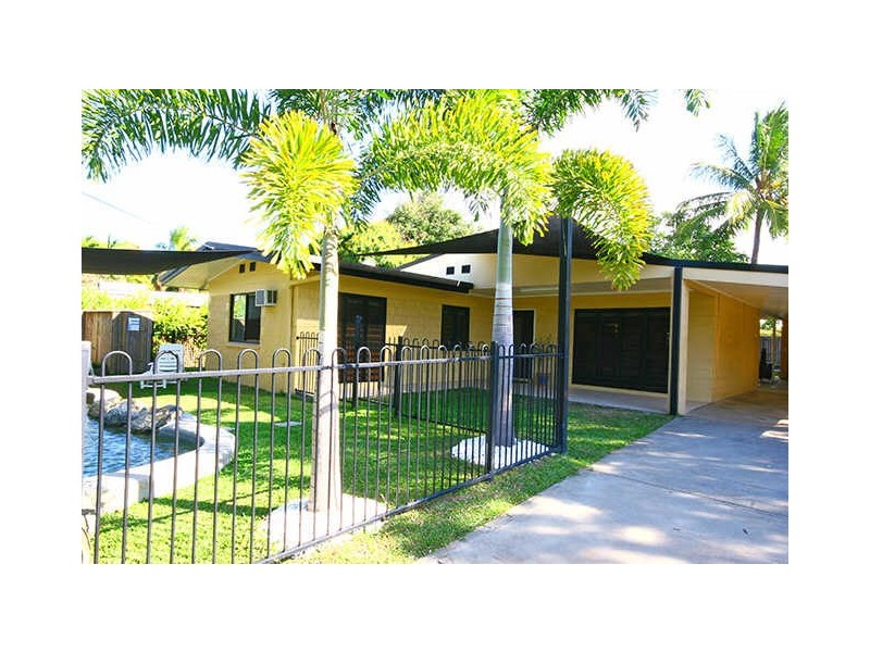 4 Tapini Close, Trinity Beach QLD 4879