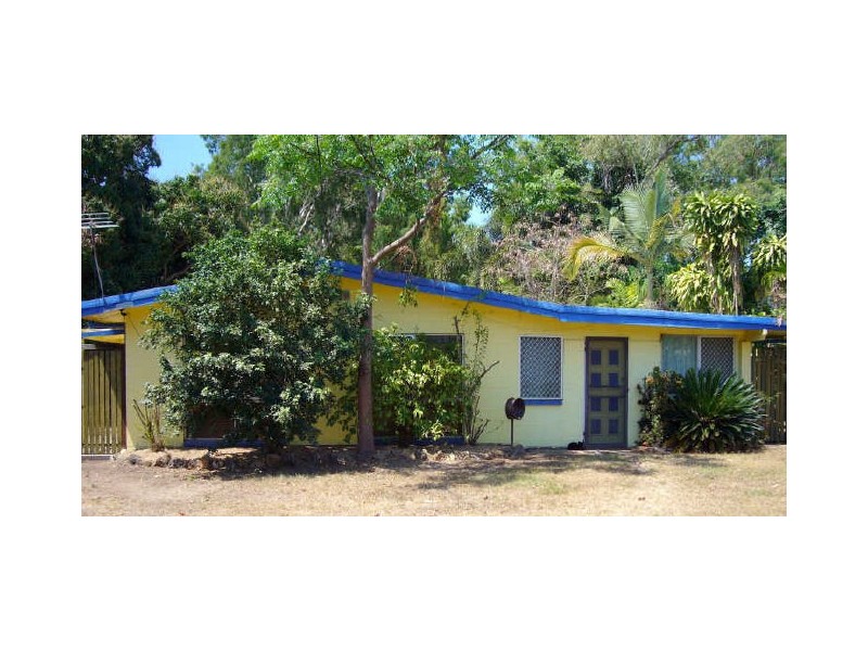 18 Moonah Street, Holloways Beach QLD 4878