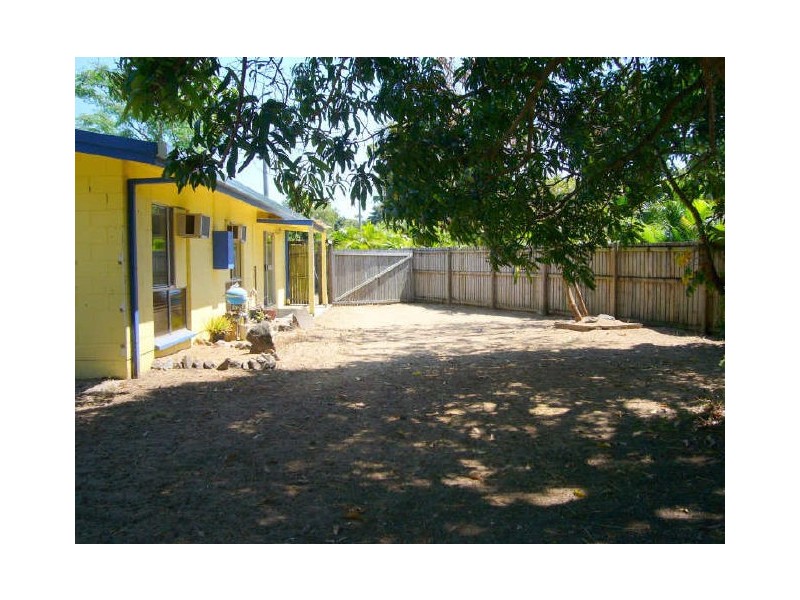 18 Moonah Street, Holloways Beach QLD 4878