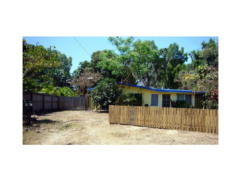 18 Moonah Street, Holloways Beach QLD 4878